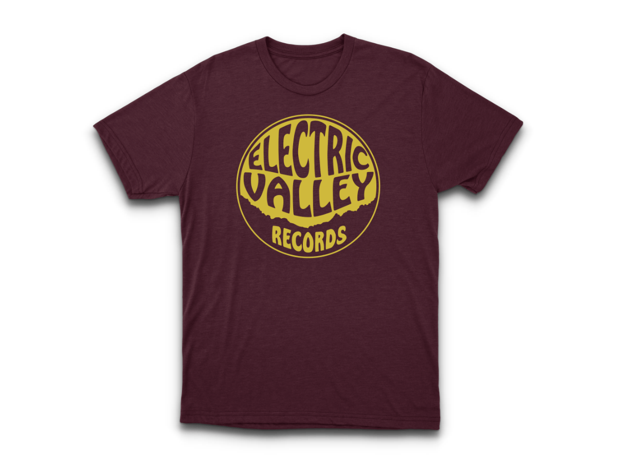 EVR Logo burgundy t-shirt
